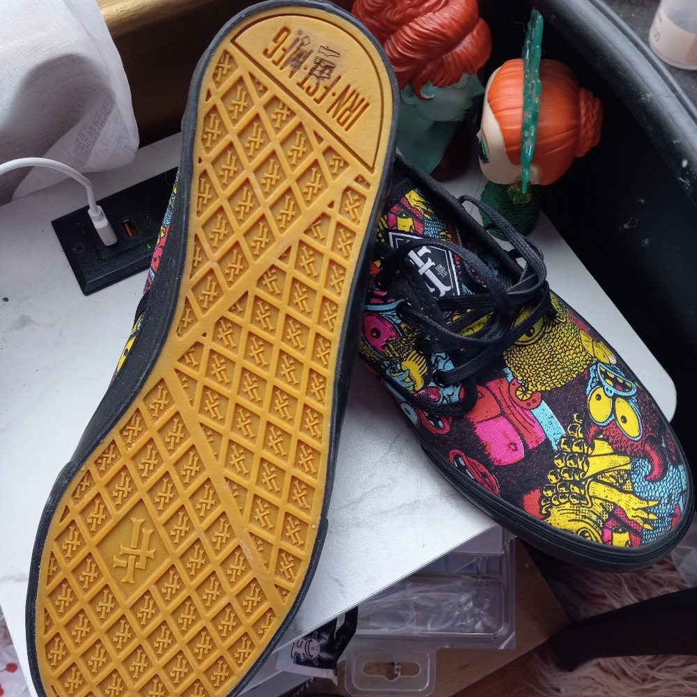 Nwt discontinued men's graphic sneakers! Skate shoes! Y2k! Rare! SOLD - Picture 3 of 6